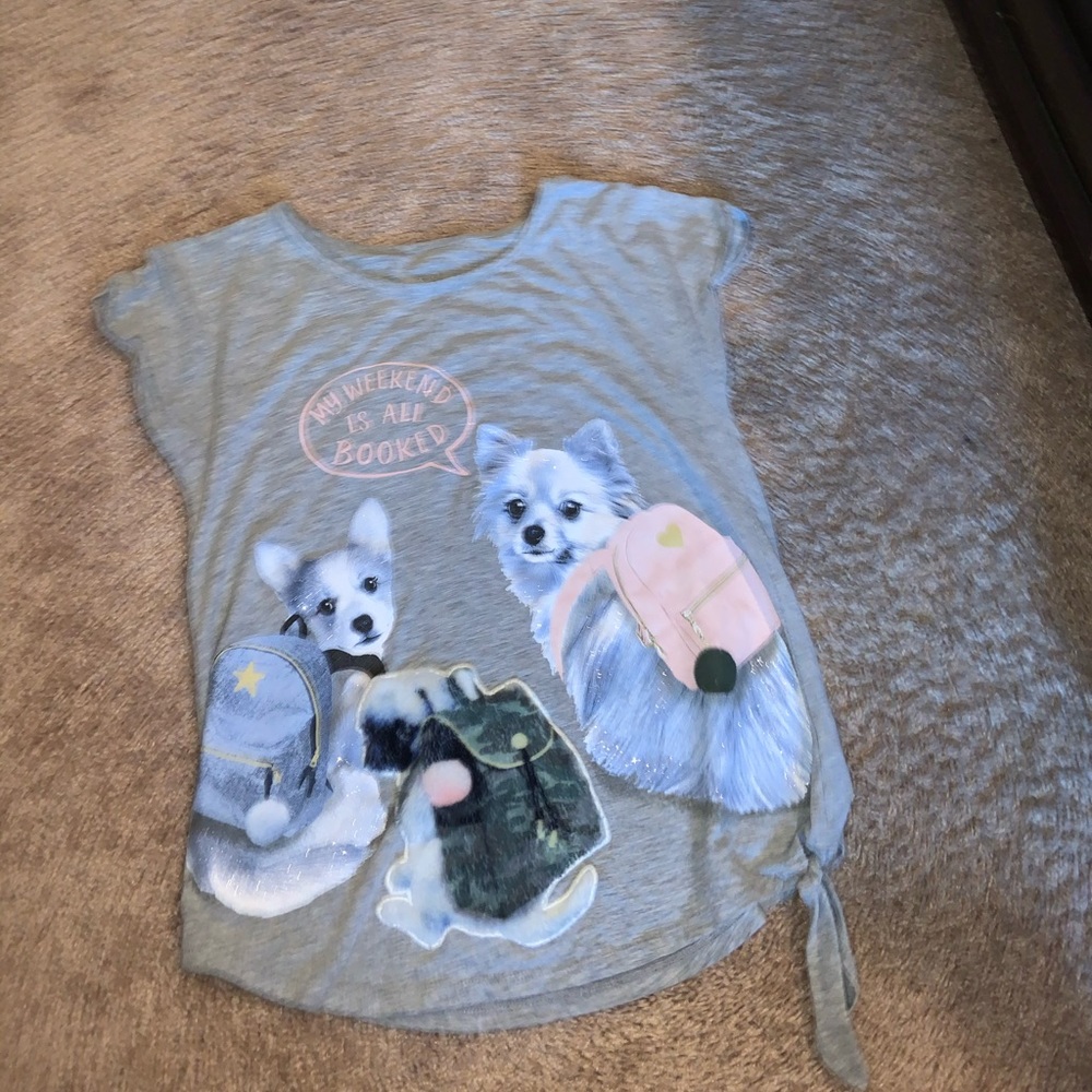 A pretty shirt - Picture 3 of 3